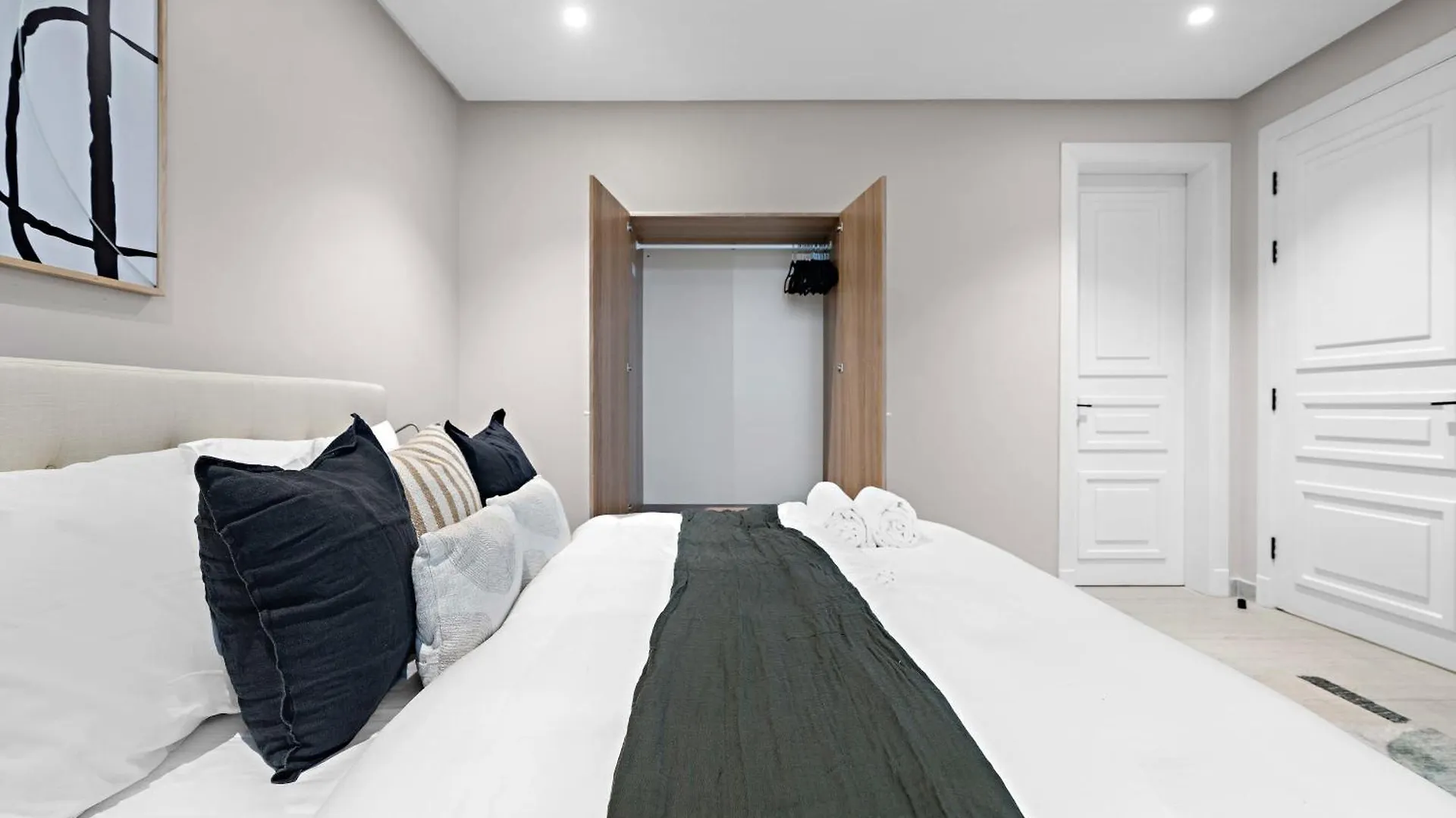 Newly Launched Chic 2Bdr And Study Room At King Salman Neighborhood - O Riyadh Apartment